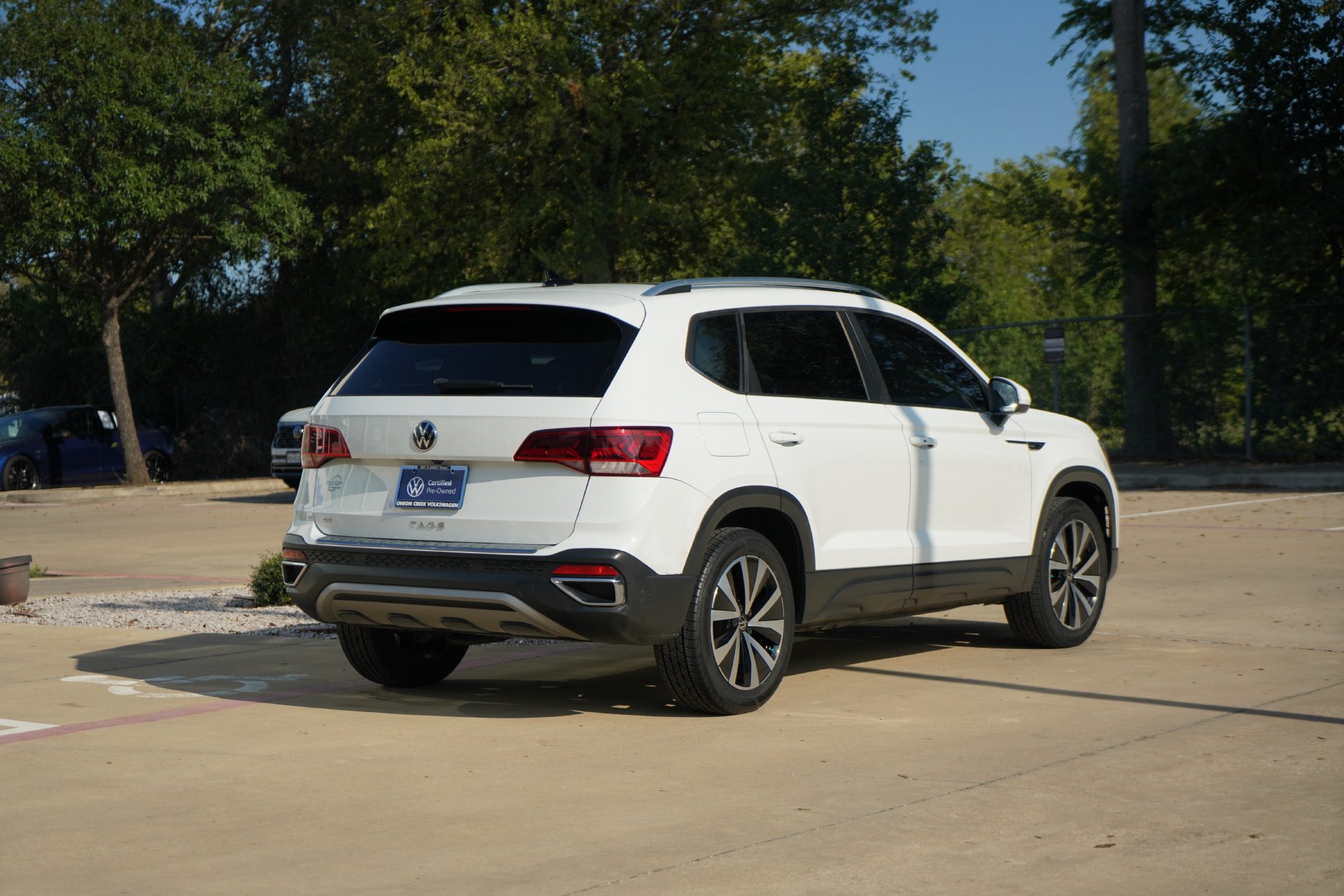 Certified 2024 Volkswagen Taos SE FWD image 5