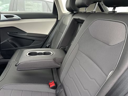 New 2026 Volkswagen Taos SE AWD/4WD image 19