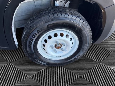 Used 2025 RAM ProMaster 2500 w/ Storage Group image 15