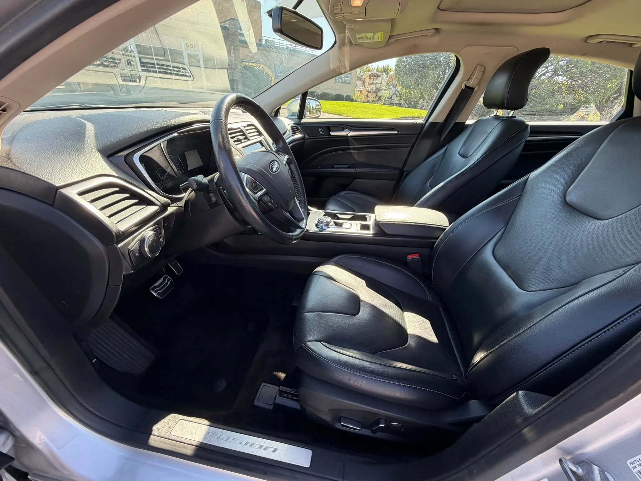Used 2018 Ford Fusion Titanium AWD/4WD image 11