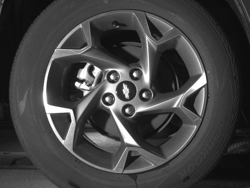 Used 2025 Chevrolet Trax LT FWD image 18