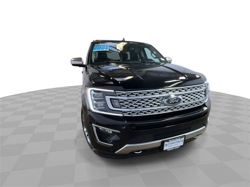Used 2021 Ford Expedition Platinum image 2