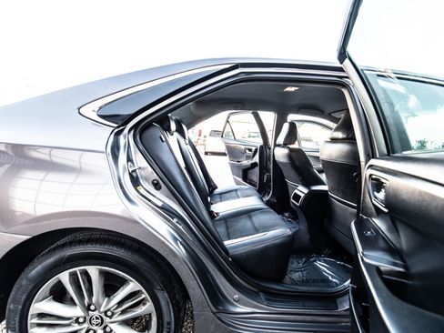 Used 2015 Toyota Camry SE image 33