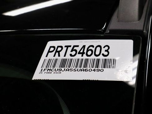 Used 2025 Ford Escape Platinum image 33