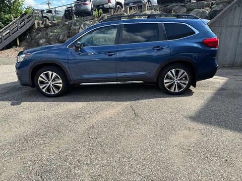 Used 2022 Subaru Ascent Limited w/ Technology Package AWD/4WD image 3