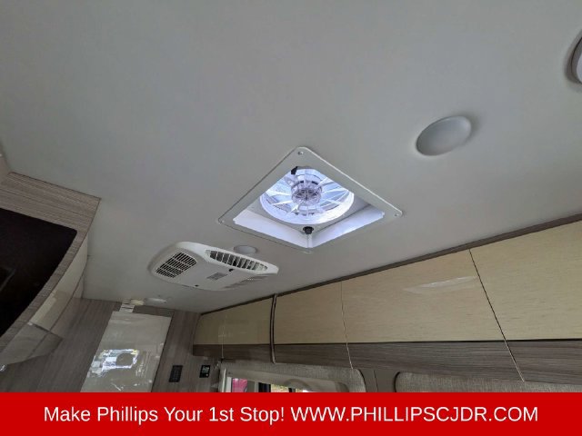 Used 2022 RAM ProMaster 3500 w/ Premium R/V Group FWD image 17
