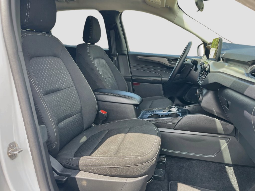 Used 2025 Ford Escape Active w/ Cold Weather Package FWD image 27