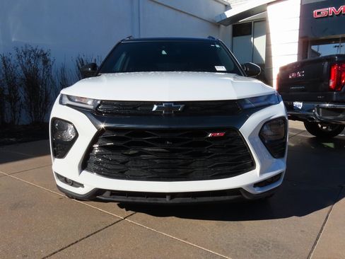 Used 2023 Chevrolet TrailBlazer RS w/ Convenience Package image 3