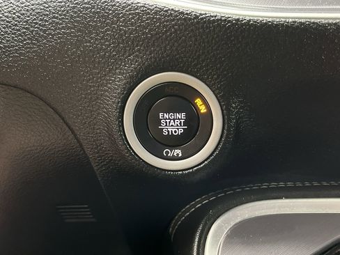 Used 2019 Dodge Challenger SXT w/ Driver Convenience Group RWD image 18