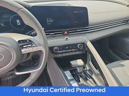 Certified 2025 Hyundai Elantra SEL FWD image 20
