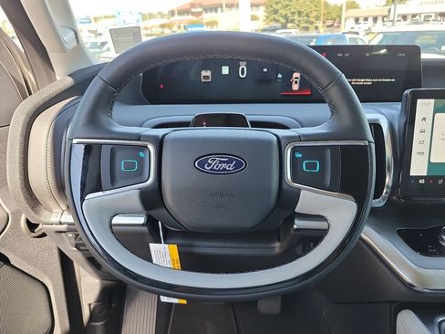 New 2025 Ford Expedition Max Platinum w/ Driver's Package AWD/4WD image 20