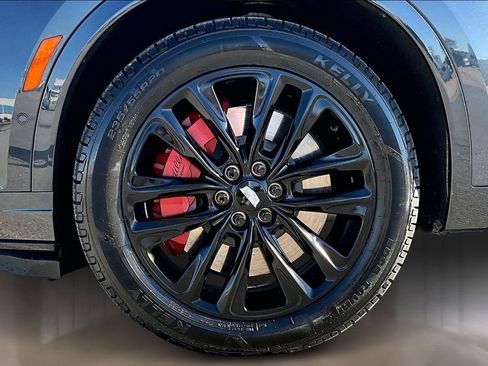 Certified 2023 Cadillac XT6 Sport w/ LPO, ONYX Package image 8