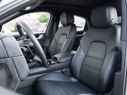 Certified 2026 Porsche Cayenne Coupe AWD/4WD image 5