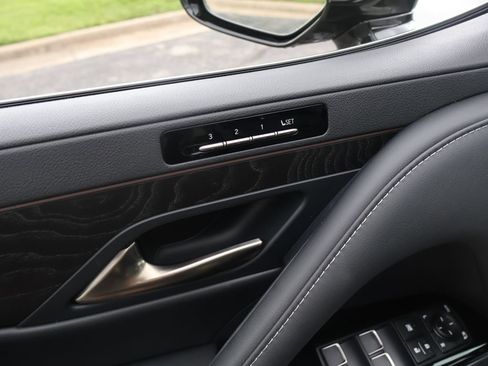 Used 2023 Lexus LX 600 4WD image 18