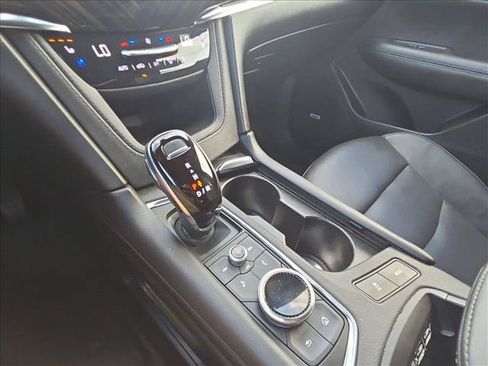 Used 2022 Cadillac XT6 Premium Luxury w/ LPO, ONYX Package FWD image 12