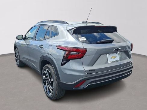 New 2026 Chevrolet Trax RS w/ Sunroof Package FWD image 3