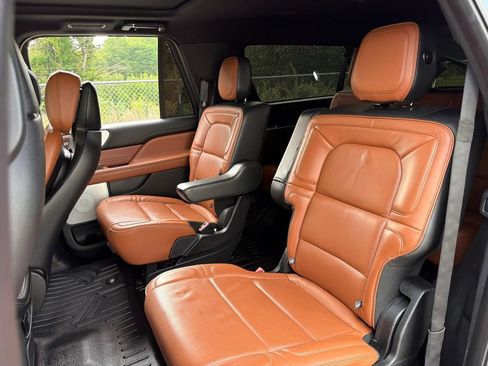 Used 2019 Lincoln Navigator L Reserve w/ Cargo Package AWD/4WD image 21