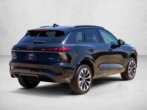 New 2026 Audi Q3 quattro 2.0T AWD/4WD image 5
