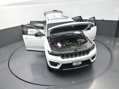 New 2026 Jeep Grand Cherokee Laredo X AWD/4WD image 30