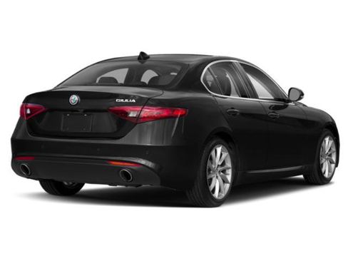 Used 2019 Alfa Romeo Giulia w/ Nero Edizione image 3