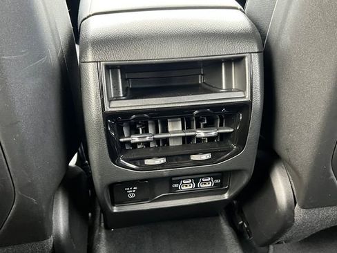 Used 2024 Jeep Grand Cherokee Altitude AWD/4WD image 32