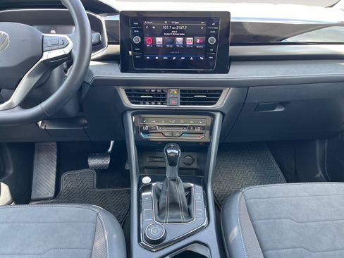 Certified 2026 Volkswagen Taos SE AWD/4WD image 11