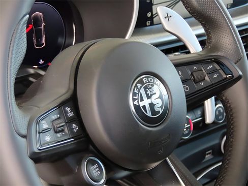 New 2025 Alfa Romeo Stelvio Sprint image 20