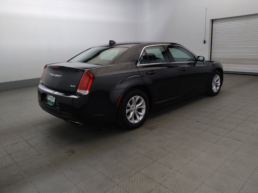 Used 2016 Chrysler 300 Limited RWD image 10