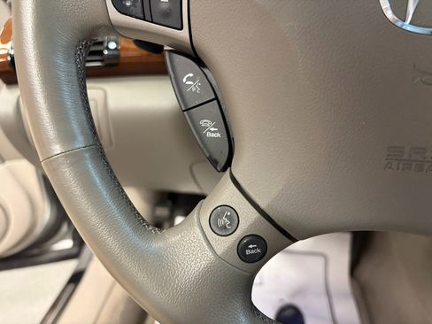 Used 2007 Acura RL w/ Technology Package AWD/4WD image 14