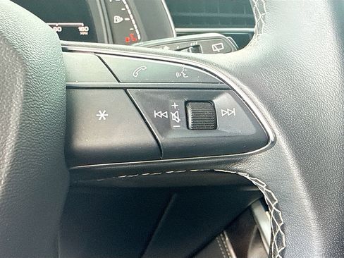 Used 2023 Audi Q8 Premium Plus image 37