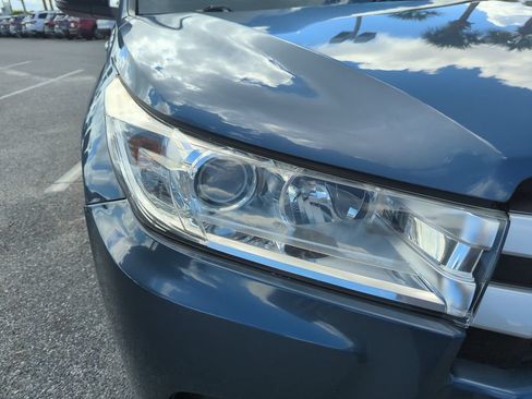 Used 2017 Toyota Highlander XLE FWD image 17