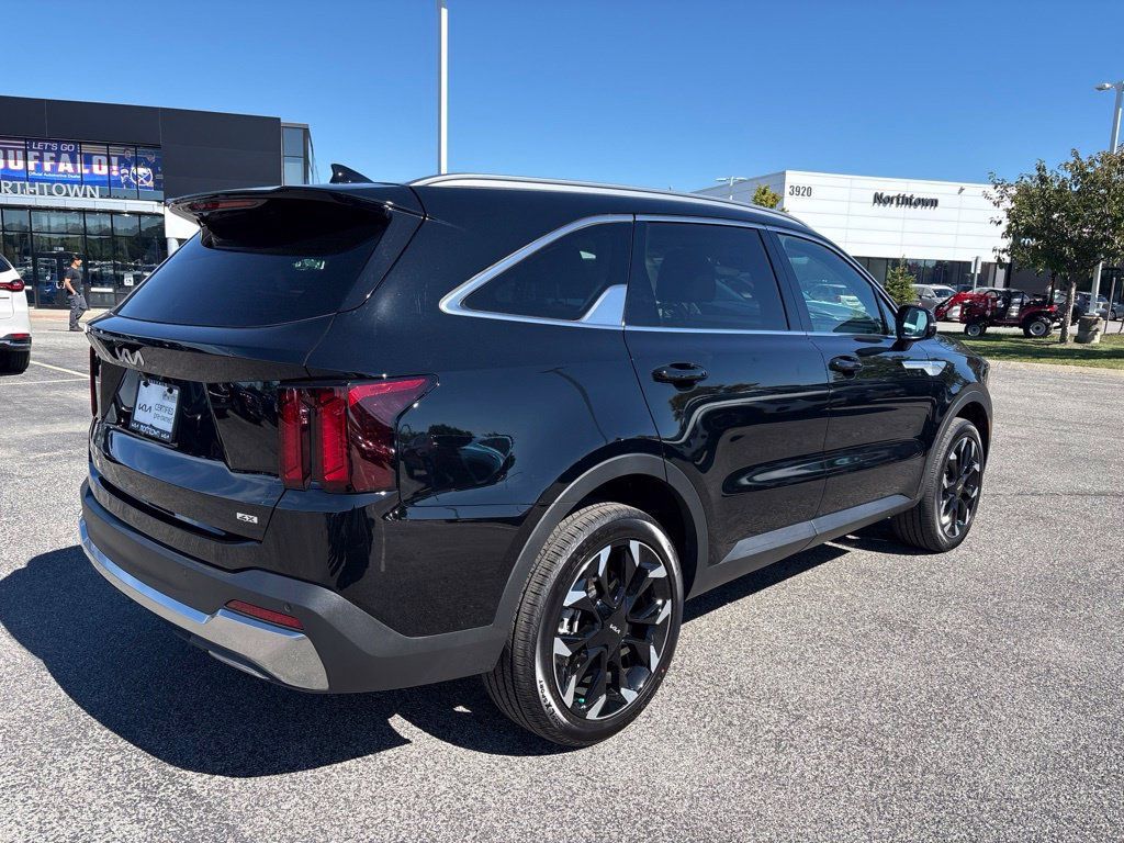 Certified 2026 Kia Sorento EX AWD/4WD image 7
