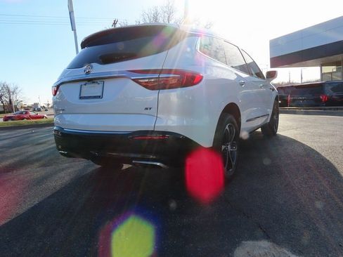 Used 2020 Buick Enclave Essence w/ Sport Touring Edition image 6