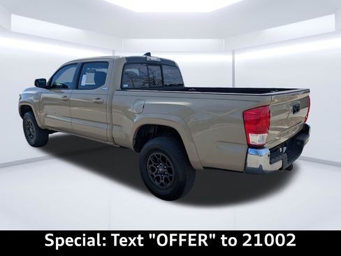 Used 2017 Toyota Tacoma SR5 w/ Tow Package image 6