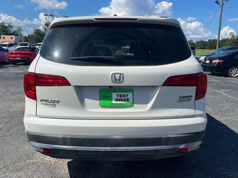 Used 2018 Honda Pilot Touring image 5