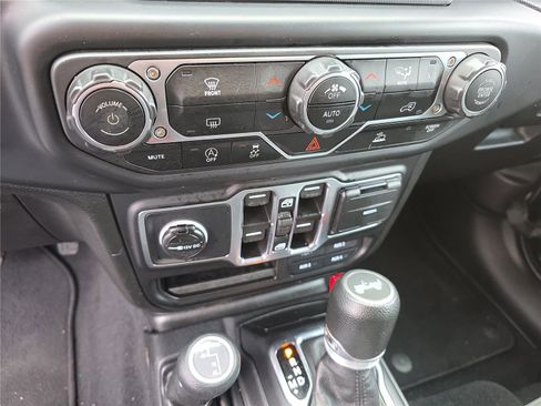 Used 2021 Jeep Wrangler Unlimited Sport image 23