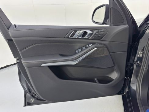 Used 2025 BMW X7 xDrive40i w/ Parking Assistance Package AWD/4WD image 47