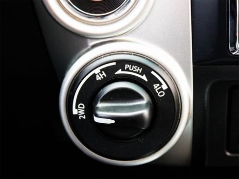 Used 2018 Nissan Titan PRO-4X w/ Pro-4x Convenience Package image 27