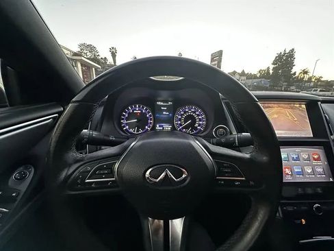 Used 2017 INFINITI Q60 2.0t RWD image 23