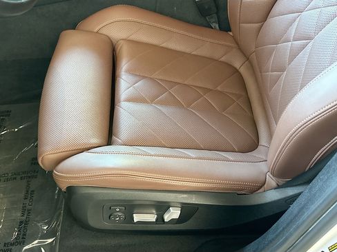 Used 2023 BMW X6 xDrive40i w/ M Sport Package AWD/4WD image 19