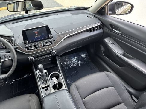 Used 2024 Nissan Altima 2.5 SV AWD/4WD image 19