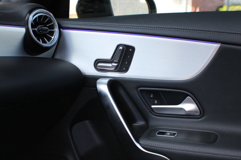 Used 2025 Mercedes-Benz CLA 250 image 19