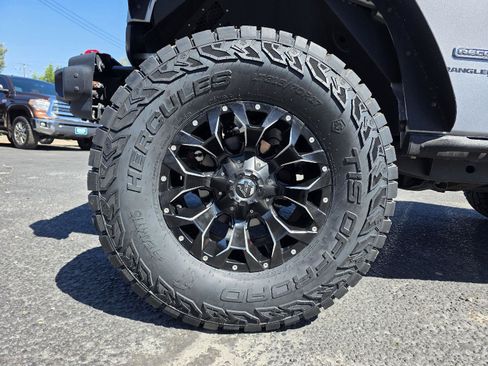 Used 2018 Jeep Wrangler Rubicon AWD/4WD image 22