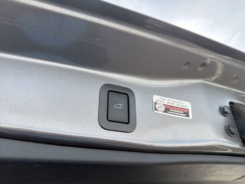 Used 2019 Toyota Highlander XLE image 22