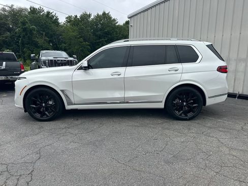 Used 2024 BMW X7 xDrive40i AWD/4WD image 9
