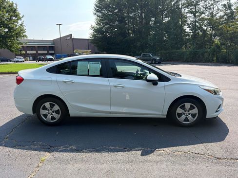 Used 2016 Chevrolet Cruze LS FWD image 8