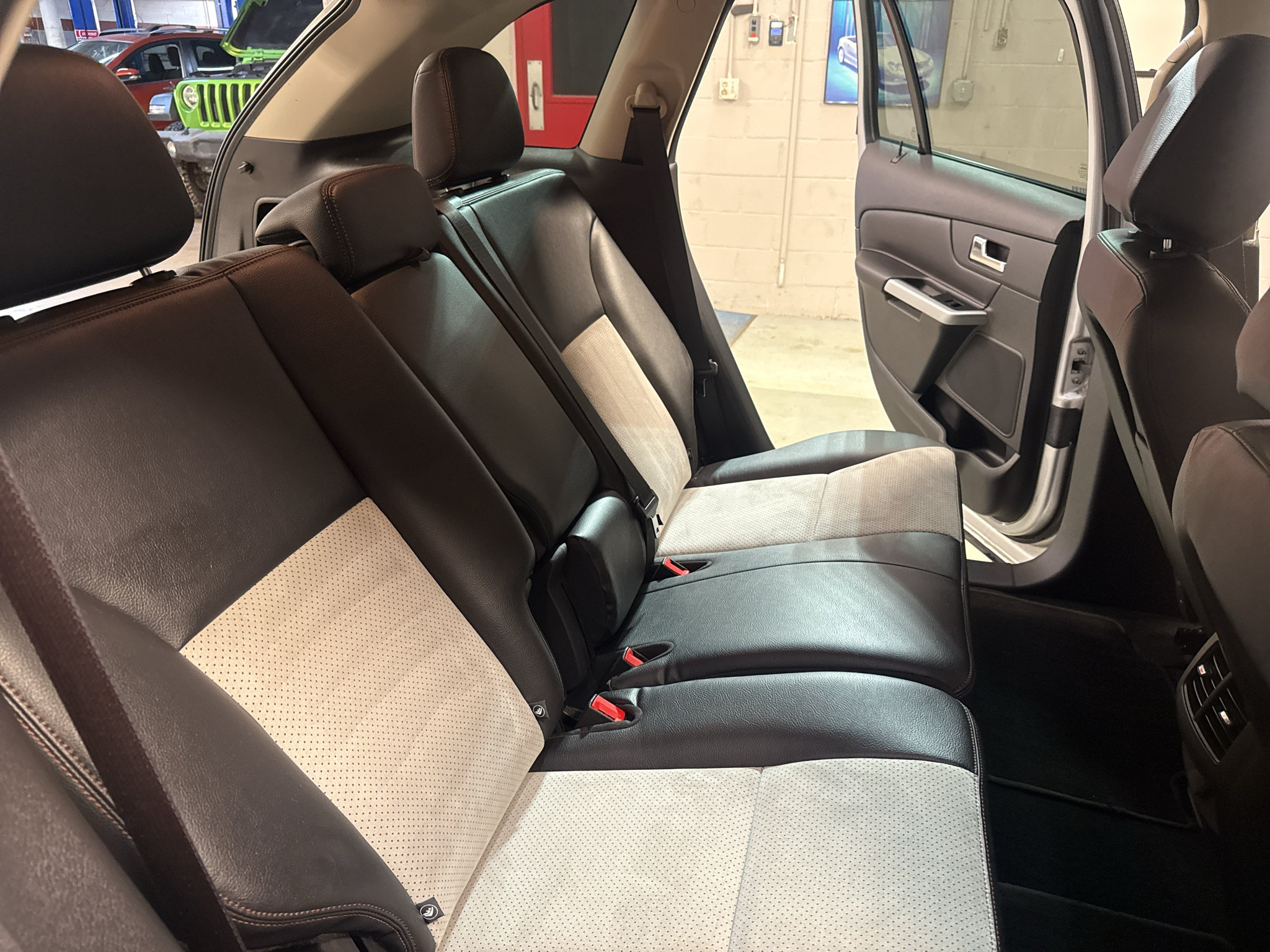 Used 2014 Ford Edge SEL w/ Equipment Group 204A FWD image 19
