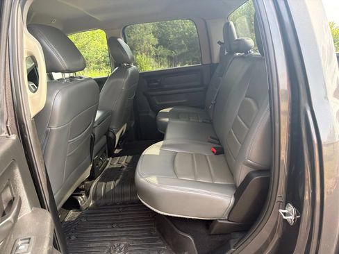 Used 2018 RAM 2500 Tradesman w/ Chrome Appearance Group AWD/4WD image 8