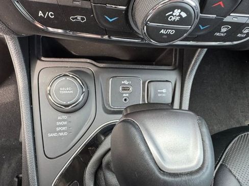 Used 2022 Jeep Cherokee Limited w/ Mopar Interior Package image 36