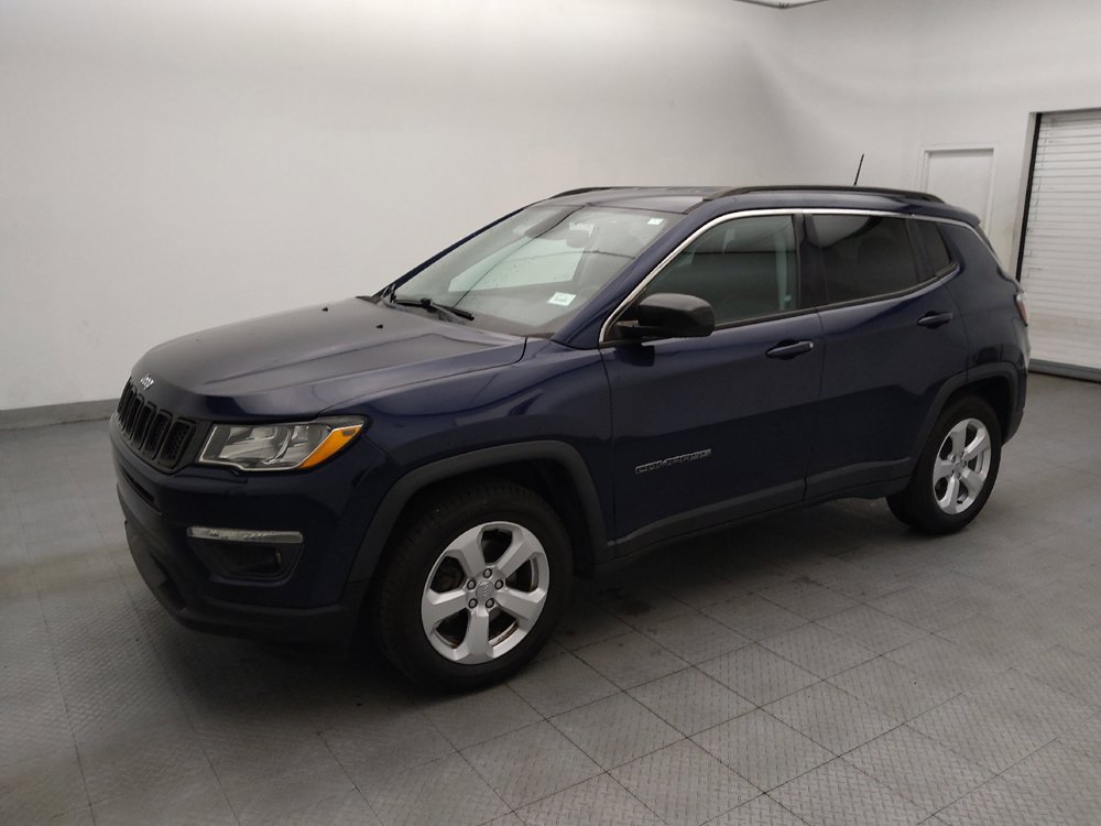 Used 2018 Jeep Compass Latitude w/ Popular Equipment Group FWD image 2